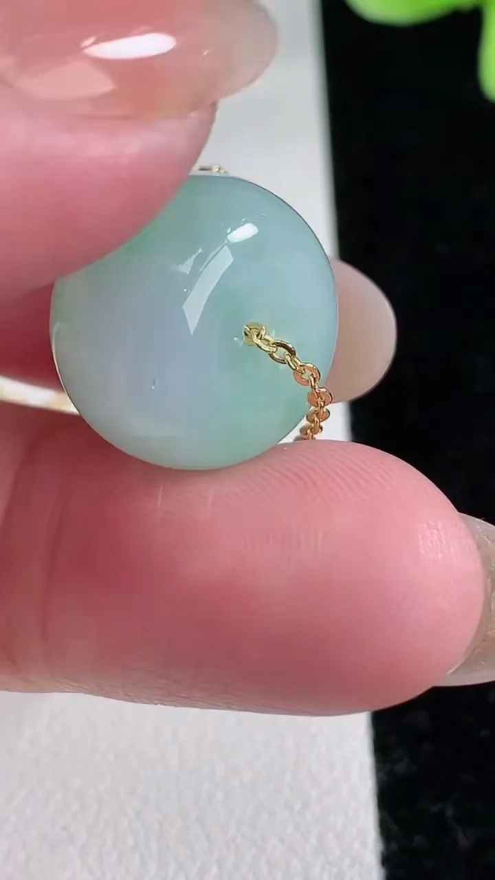 天然A货翡翠路路通吊坠，尺寸16-10.8，重量:8.26g
12月12日