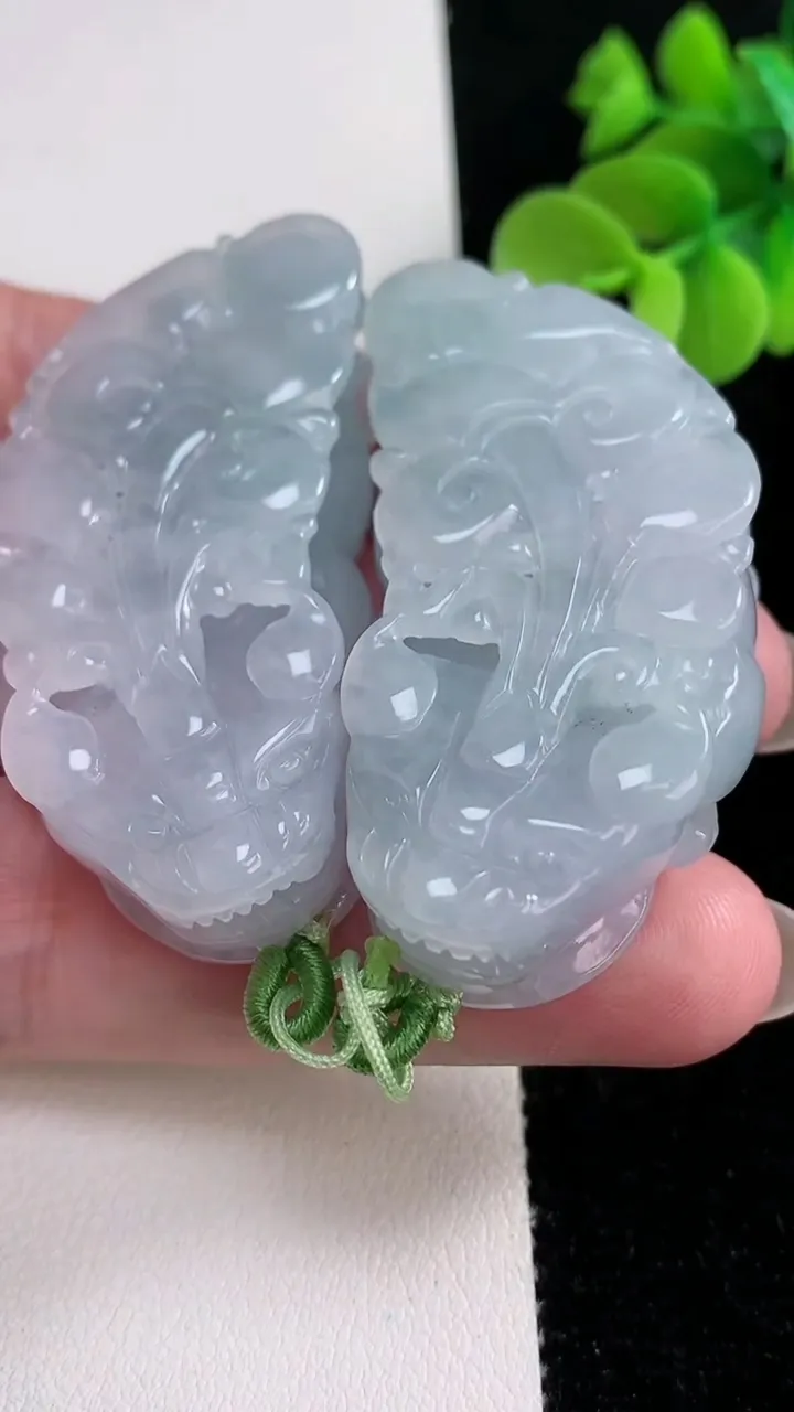 天然A货翡翠紫罗兰貔貅吊坠，尺寸51-26-13.2，重量:77.89g
12月12日