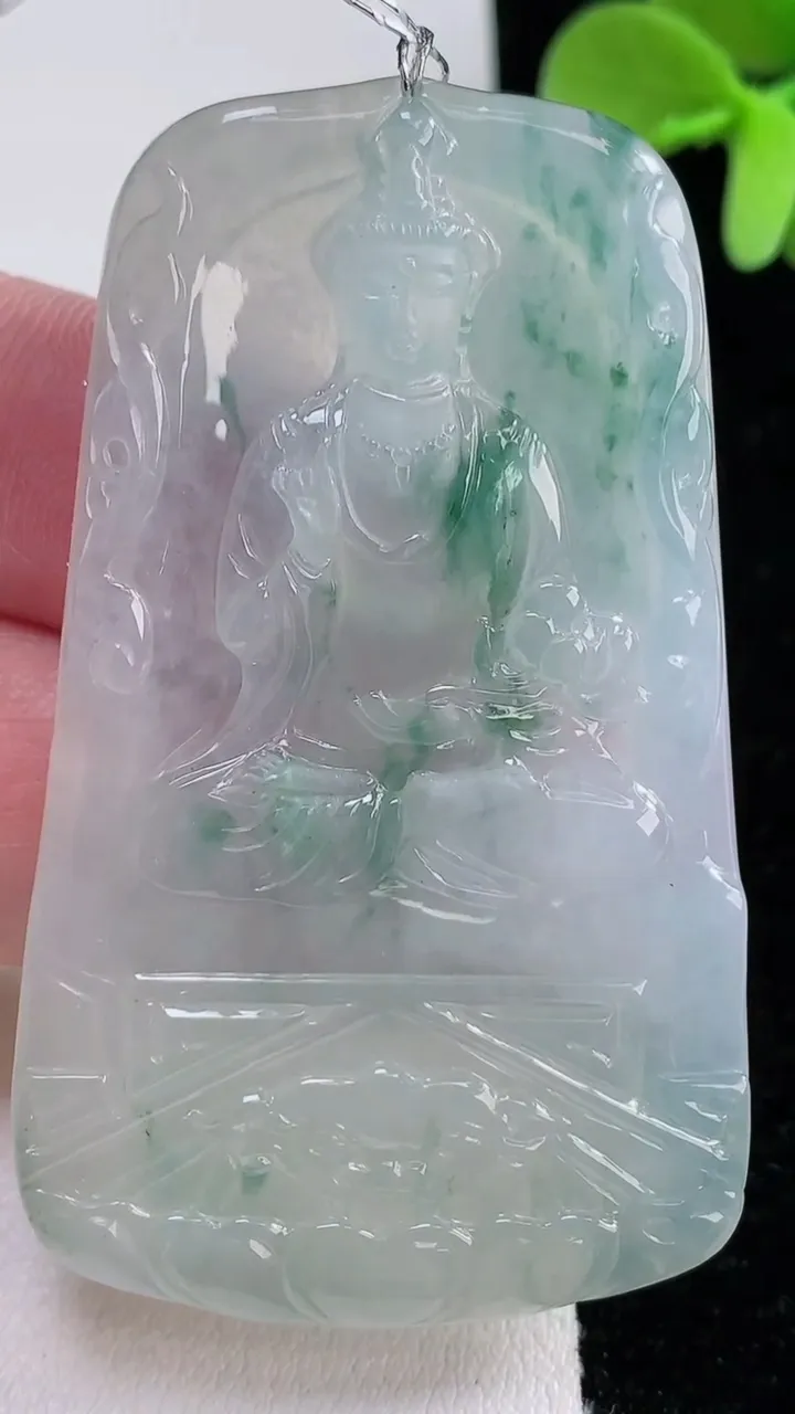 天然A货翡翠冰种飘花文殊菩萨吊坠，尺寸58.7-35.2-5，重量:35.52g
12月12日