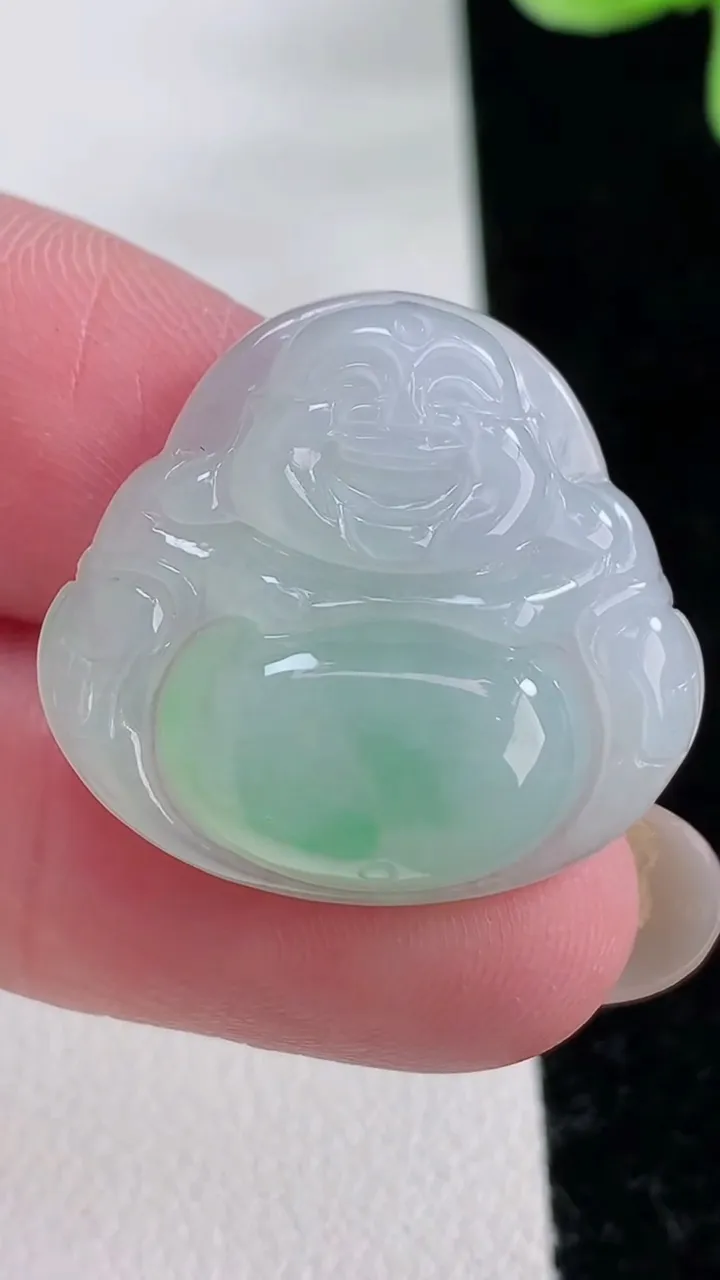 天然A货翡翠佛公吊坠，尺寸23-25-5，重量:4.95g
12月12日