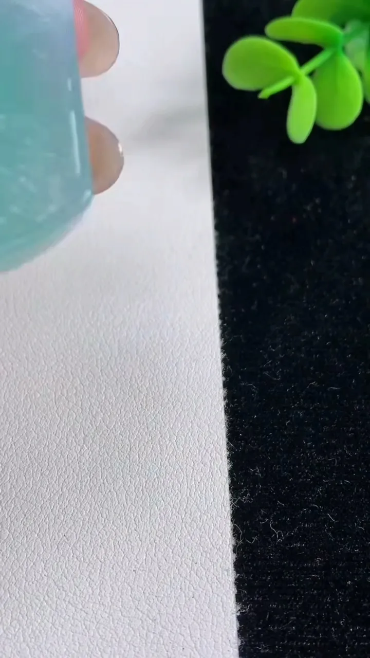 天然A货翡翠山水牌吊坠，尺寸53.2-40.4-5.9，重量:42.79g
12月12日