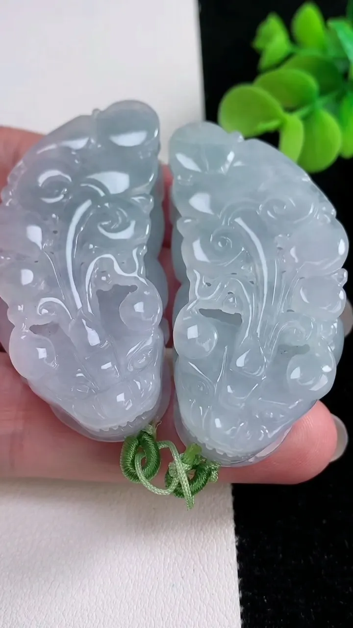 天然A货翡翠紫罗兰貔貅吊坠，尺寸51-26-13.2，重量:77.89g
12月12日