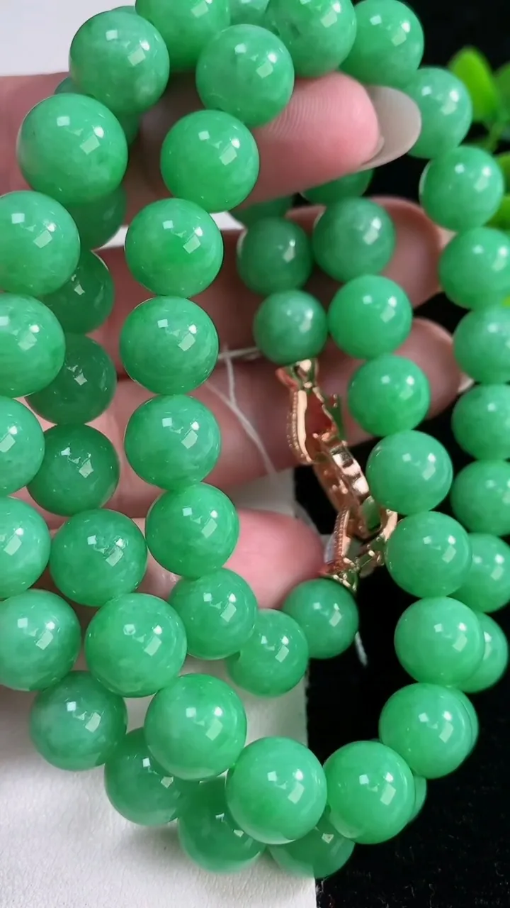 天然A货翡翠圆珠项链，尺寸10.4-59颗，重量:100.85g12月12日
工厂直销收藏佳品,种好