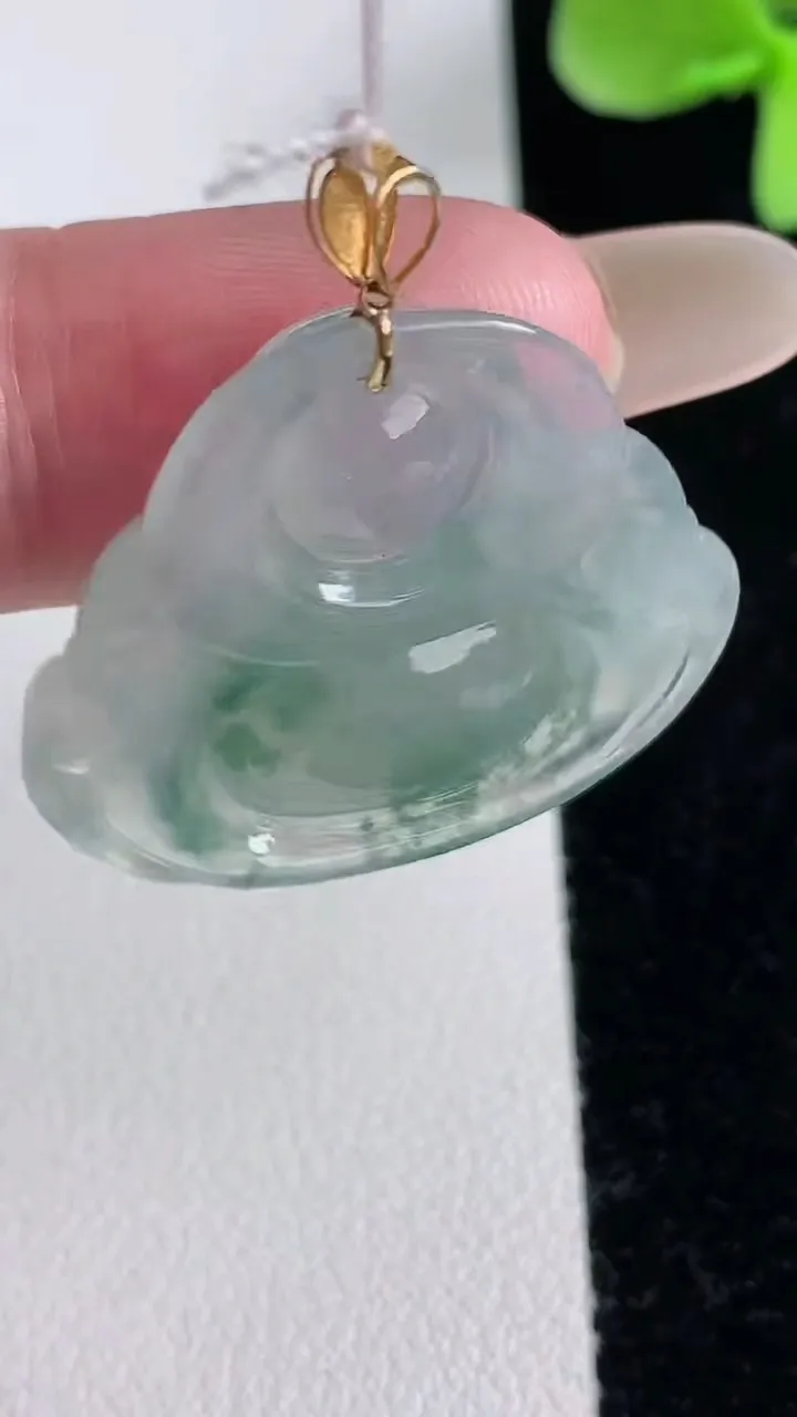 天然A货翡翠种飘花佛公吊坠，尺寸25.4-28.8-6，重量:7.23g
12月12日