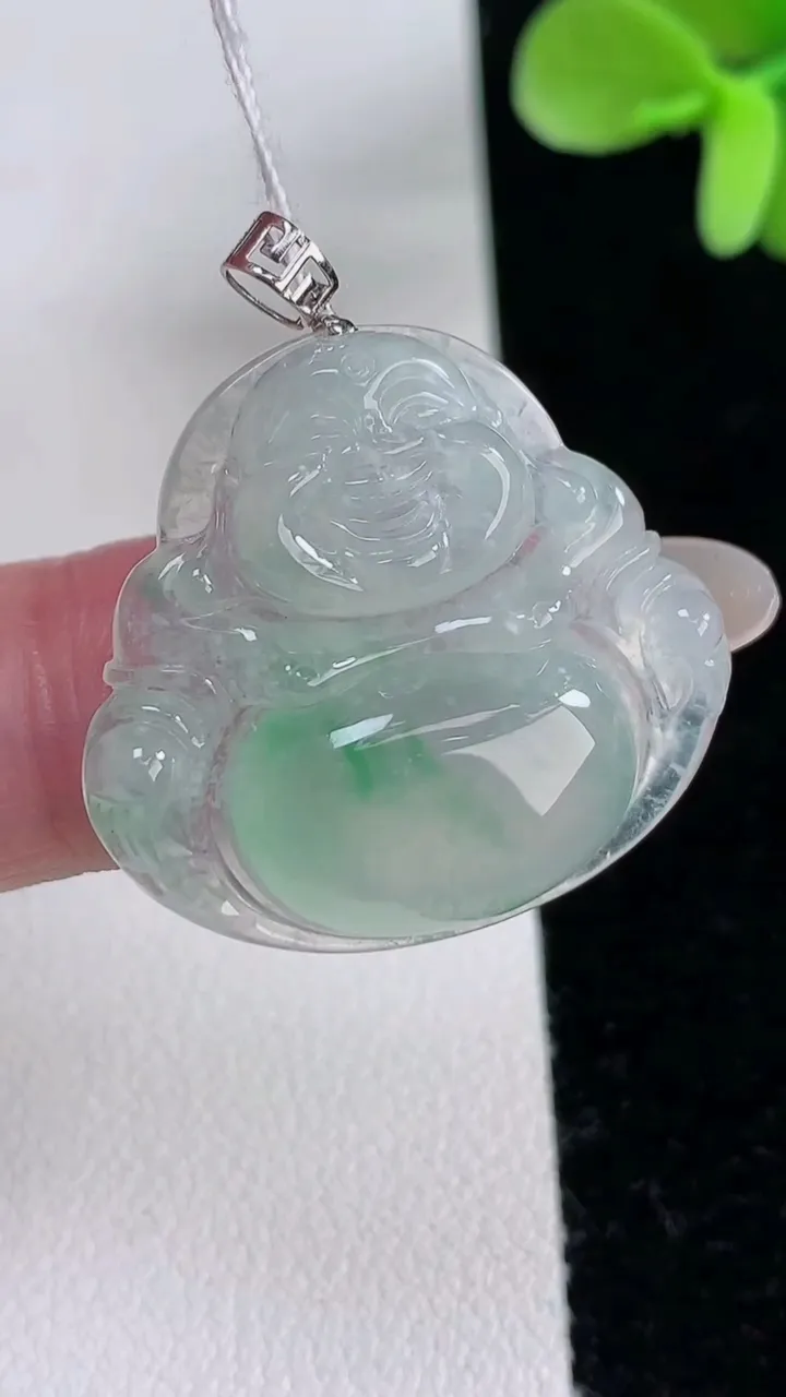 天然A货翡翠佛公吊坠，尺寸26-28.4-5.5，重量:6.79g
12月12日