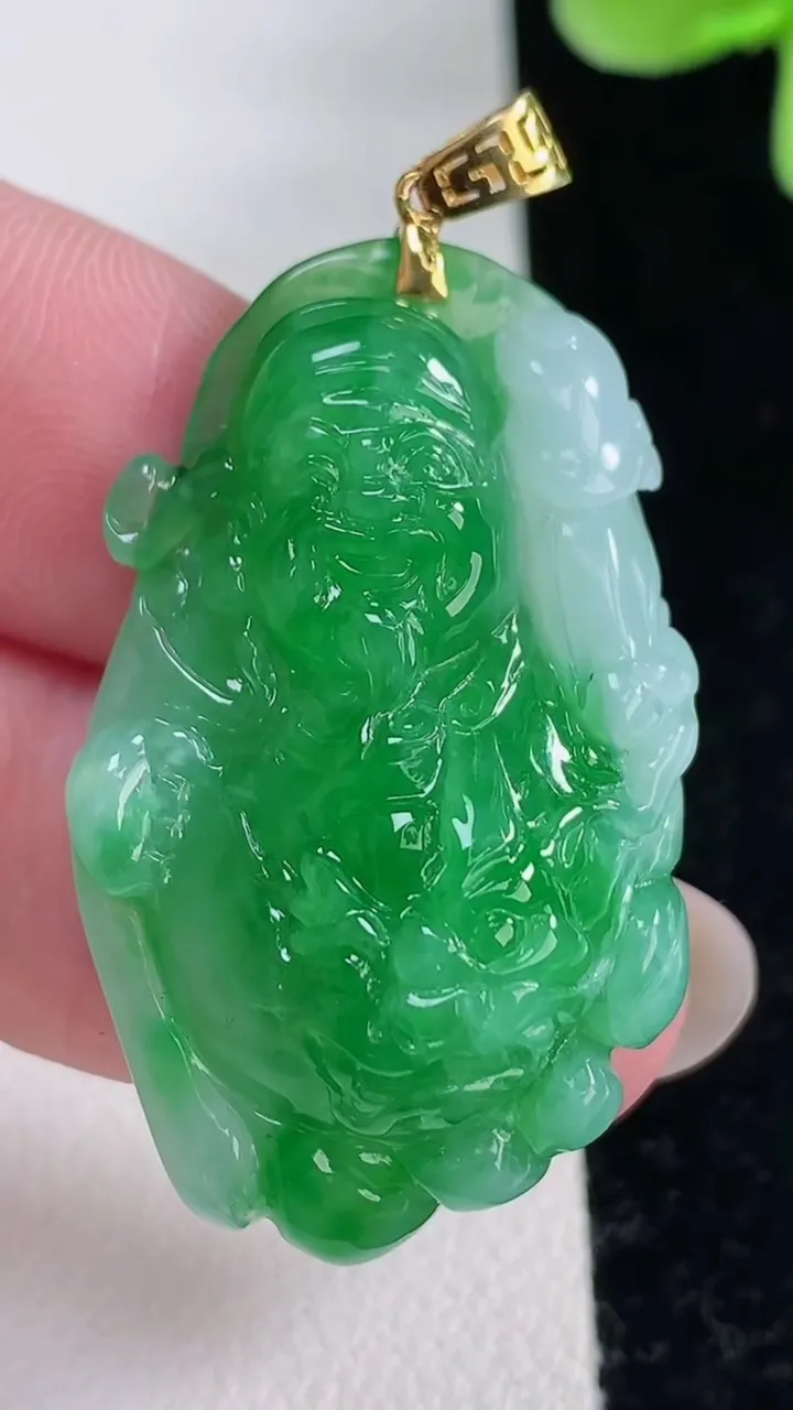 天然A货翡翠财神爷吊坠，尺寸37-22.6-11.2，重量:12.97g
12月12日