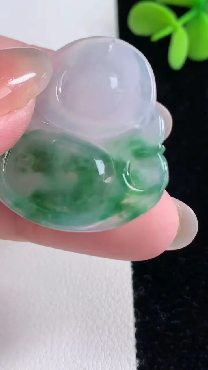 天然A货翡翠种飘花佛公吊坠，尺寸33-36.4-5.8，重量:11.61g
12月12日