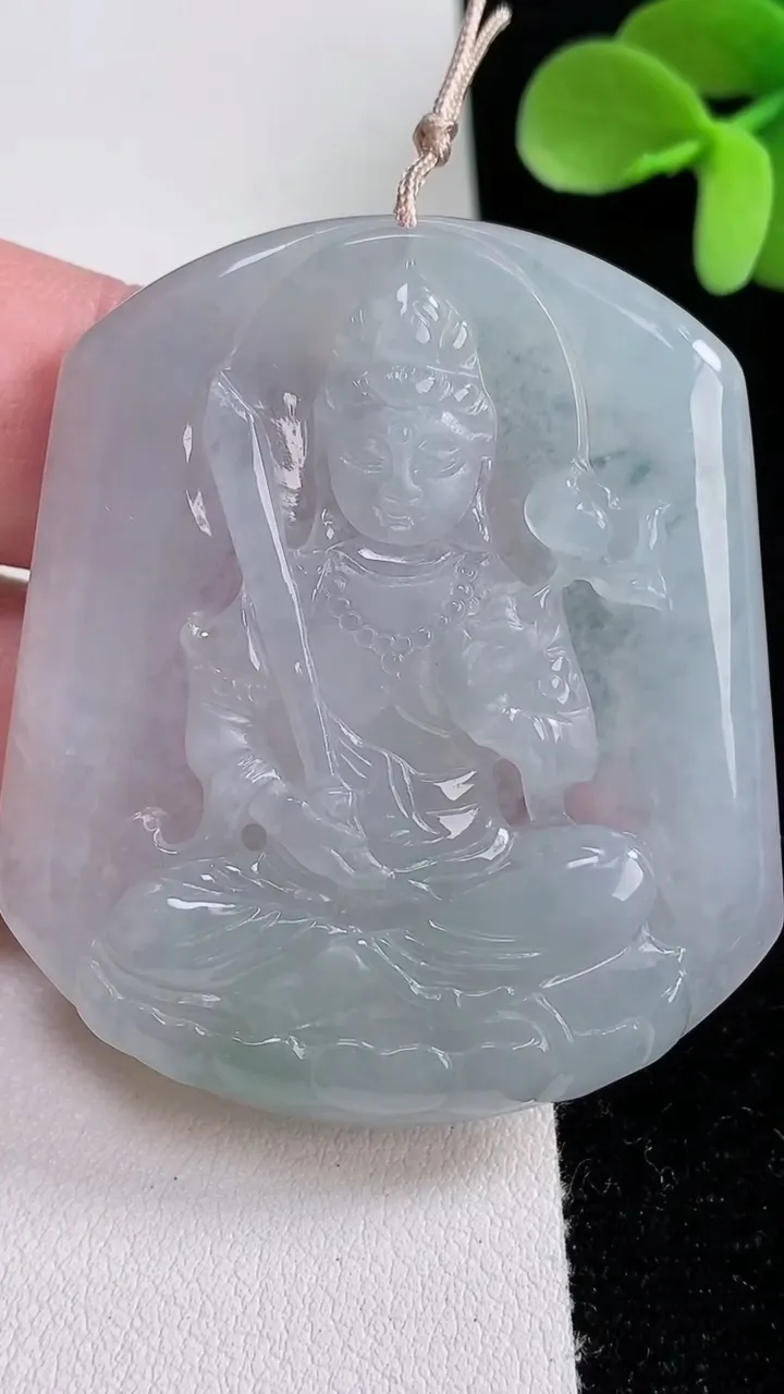 天然A货翡翠虚空藏菩萨吊坠，尺寸49.8-43.4-4.7，重量:22.87g
12月12日