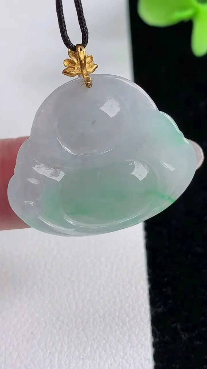 天然A货翡翠佛公吊坠，尺寸24-28.8-4.8，重量:5.58g
12月12日