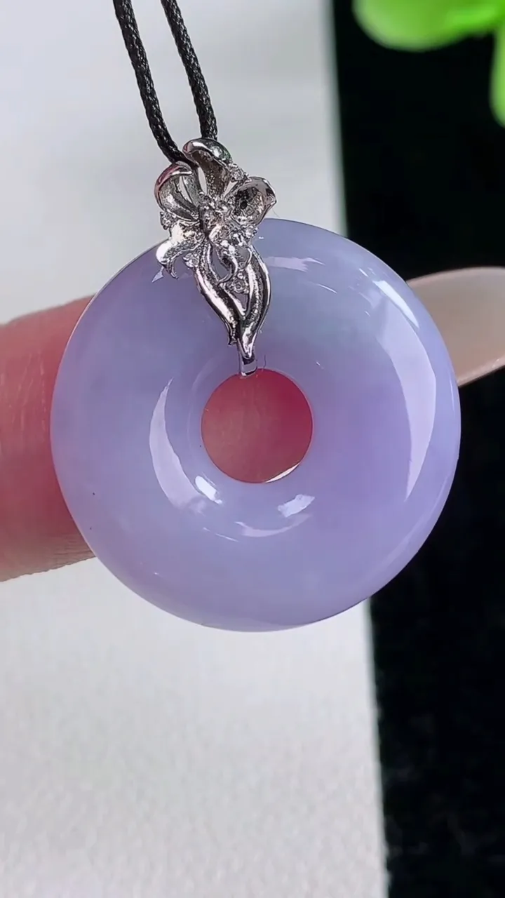 天然A货翡翠18K金紫罗兰平安环吊坠，尺寸21.4-4.8，重量:5.08g
12月12日