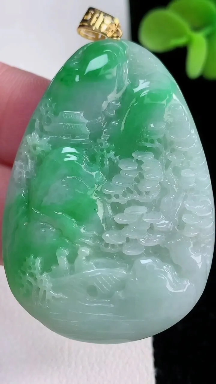 天然A货翡翠山水牌吊坠，尺寸48.3-33.8-6，重量:23.52g
12月12日