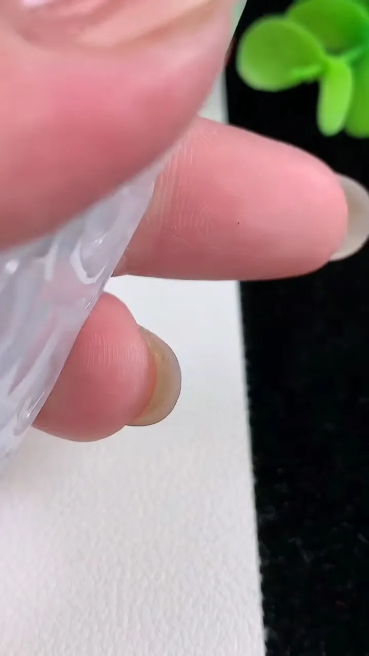 天然A货翡翠观音菩萨吊坠，尺寸56.6-37-5，重量:21.26g
12月12日