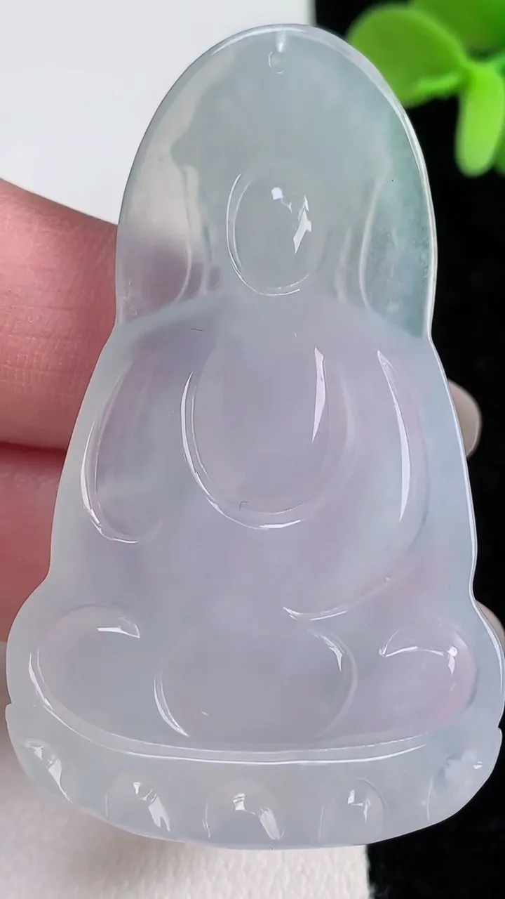 天然A货翡翠观音菩萨吊坠，尺寸55-33.3-6，重量:19.83g
12月12日