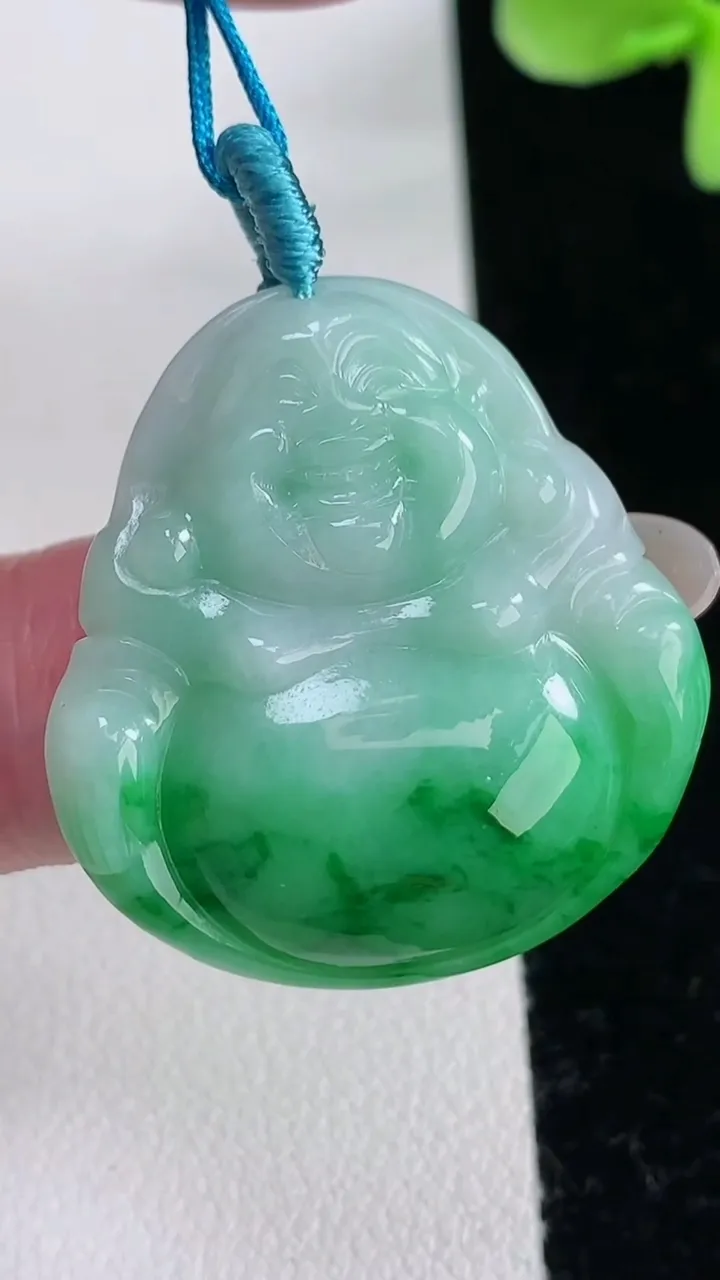 天然A货翡翠佛公吊坠，尺寸30.5-28.4-5.4，重量:8.28g
12月12日