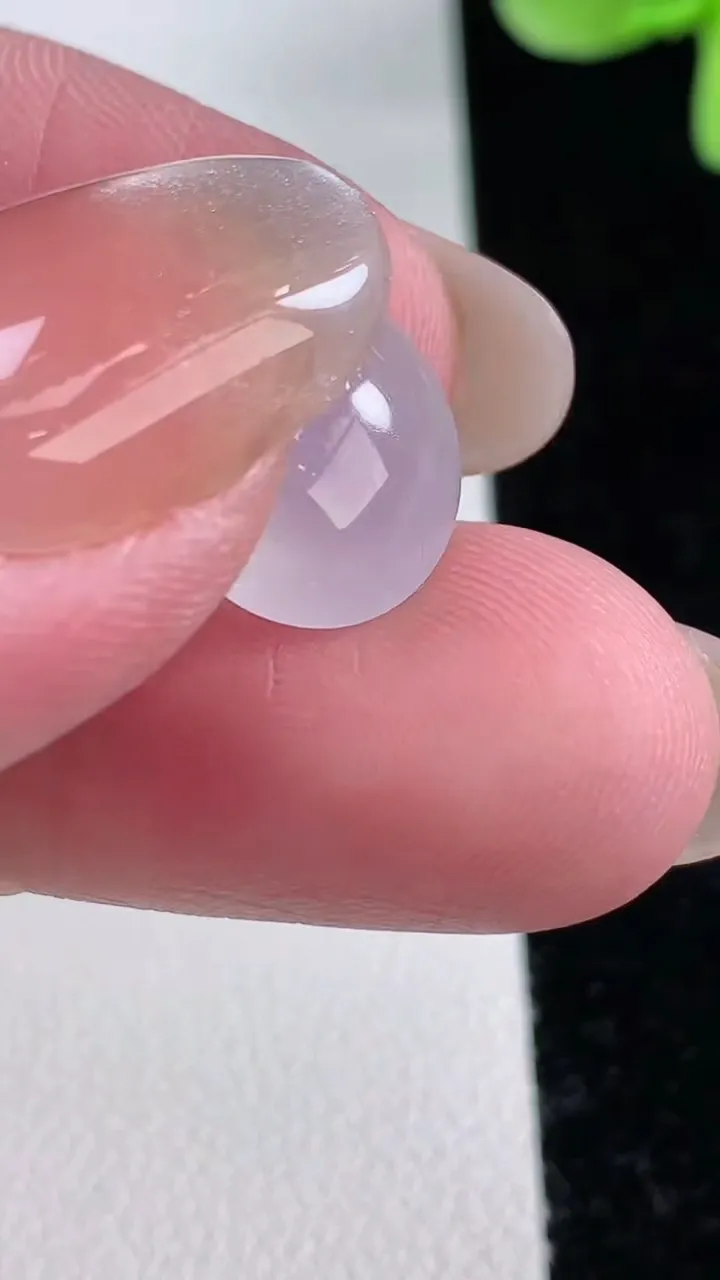 天然A货翡翠蛋面镶嵌件，尺寸13-12-7.4，重量:1.91g
12月12日