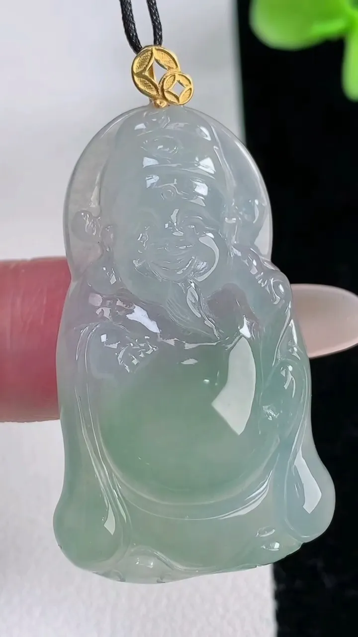 天然A货翡翠财神爷吊坠，尺寸39.5-23.7-5.3，重量:10.22g
12月12日