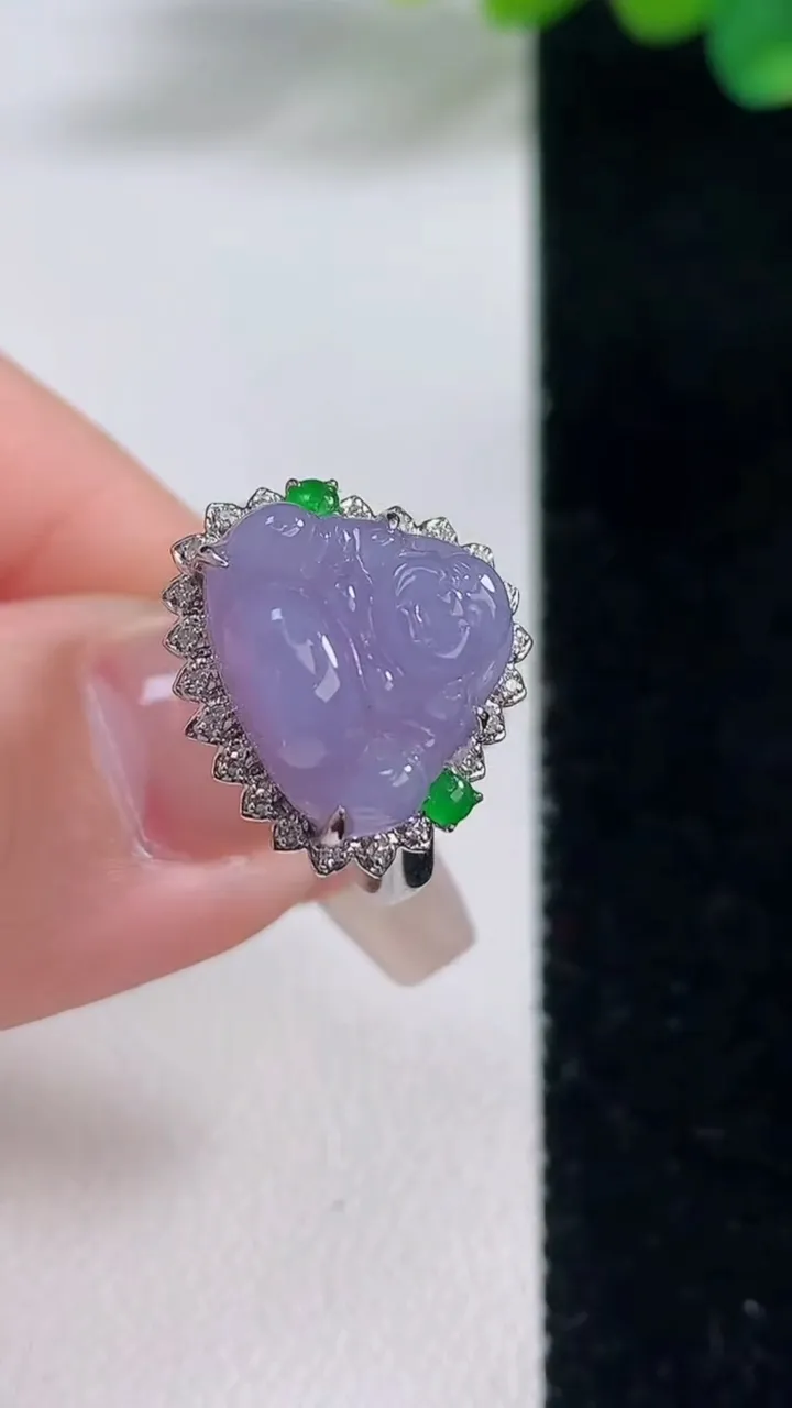 天然A货翡翠18K金紫罗兰佛公戒指，尺寸17.6-10.8-12.6-10.7，重量:3.91g2025年12月12日
工厂直销收藏佳品,种好水足，色泽均匀，有种有色，上手高大气！