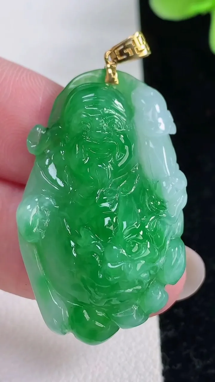 天然A货翡翠财神爷吊坠，尺寸37-22.6-11.2，重量:12.97g
12月12日