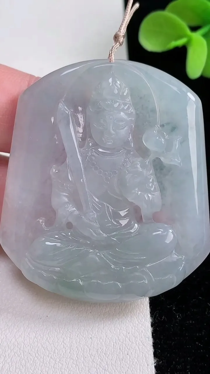 天然A货翡翠虚空藏菩萨吊坠，尺寸49.8-43.4-4.7，重量:22.87g
12月12日