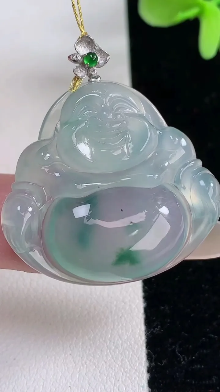 天然A货翡翠种飘花佛公吊坠，尺寸30.3-33-5.6，重量:9.06g
12月12日