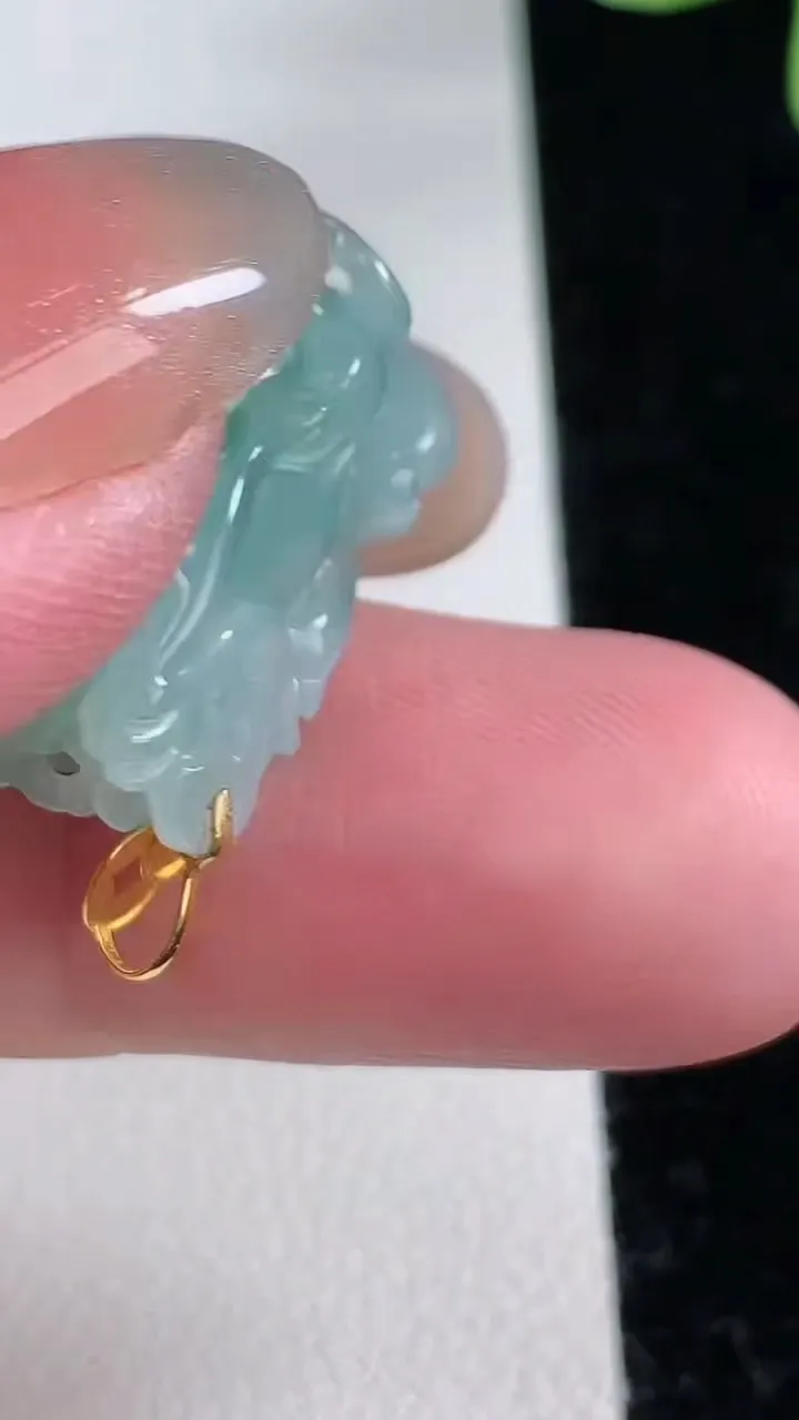 天然A货翡翠貔貅吊坠，尺寸21.5-13-9.2，重量:5.92g
12月12日