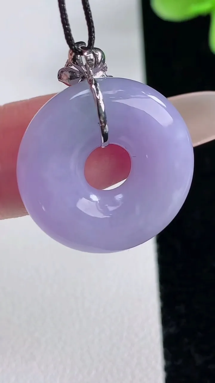 天然A货翡翠18K金紫罗兰平安环吊坠，尺寸21.4-4.8，重量:5.08g
12月12日