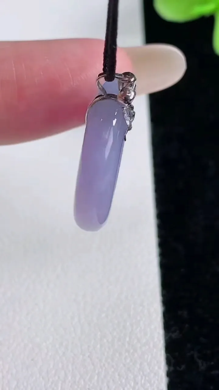 天然A货翡翠18K金紫罗兰平安环吊坠，尺寸21.4-4.8，重量:5.08g
12月12日