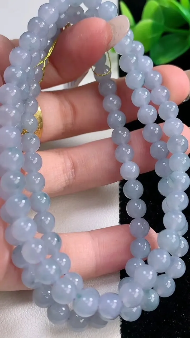 天然A货翡翠紫罗兰圆珠项链，尺寸5.8-108颗，重量:26.00g
12月12日