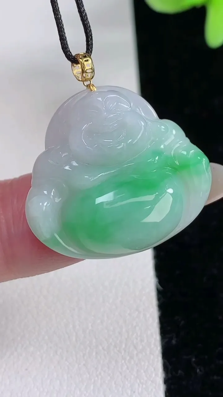 天然A货翡翠佛公吊坠，尺寸23-26-5.7，重量:5.27g
12月12日