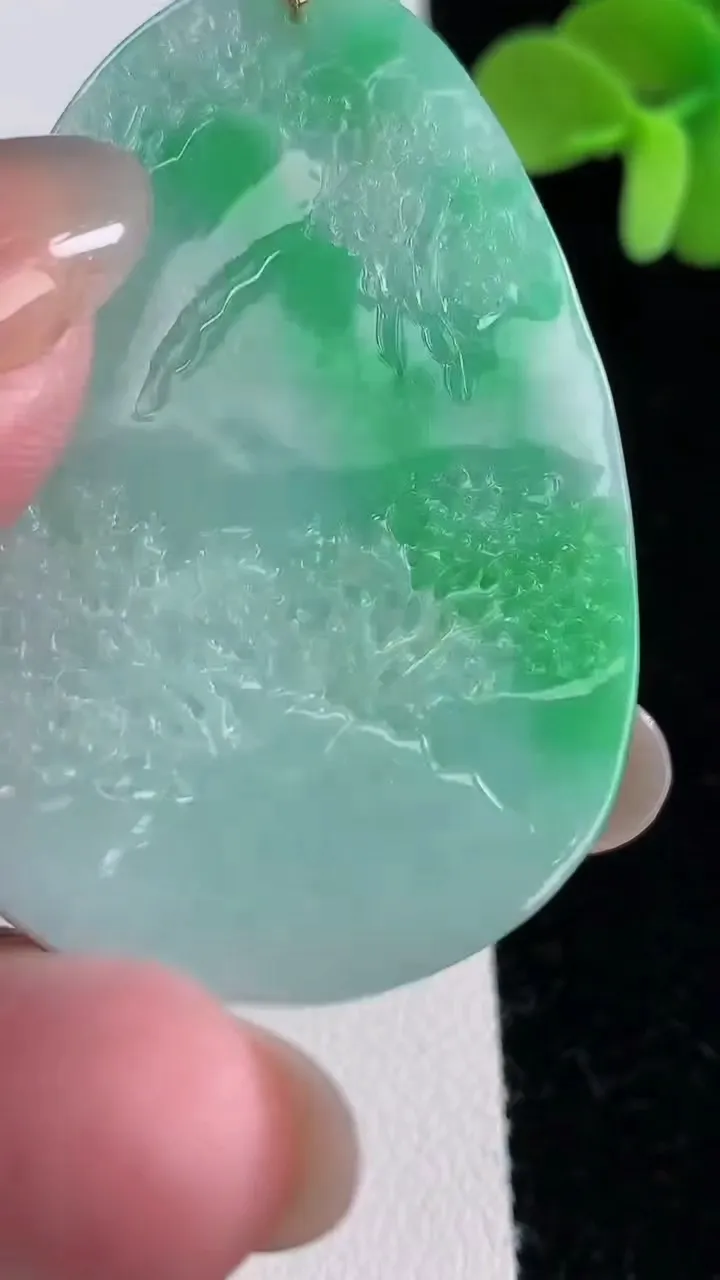 天然A货翡翠山水牌吊坠，尺寸48.3-33.8-6，重量:23.52g
12月12日