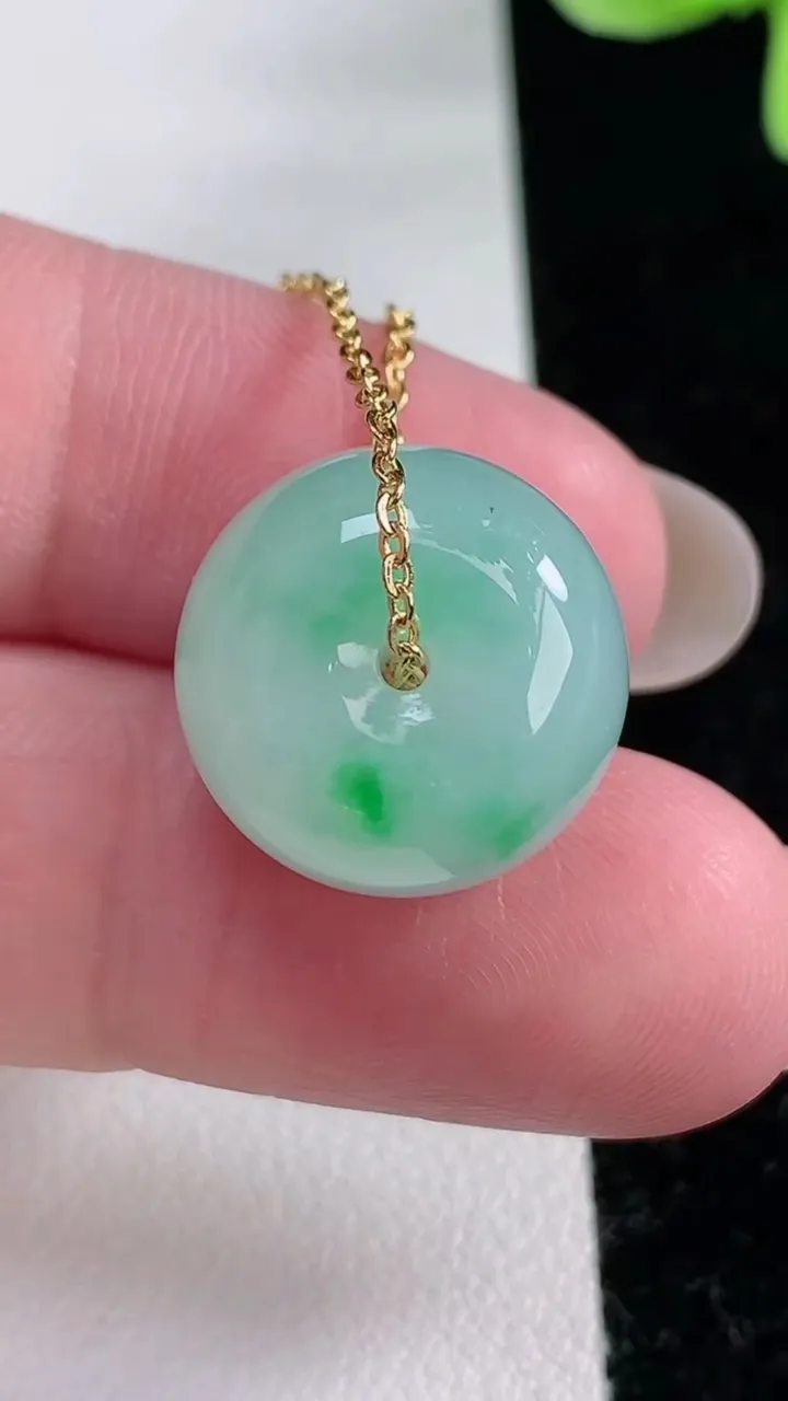 天然A货翡翠路路通吊坠，尺寸16-10.8，重量:8.26g
12月12日