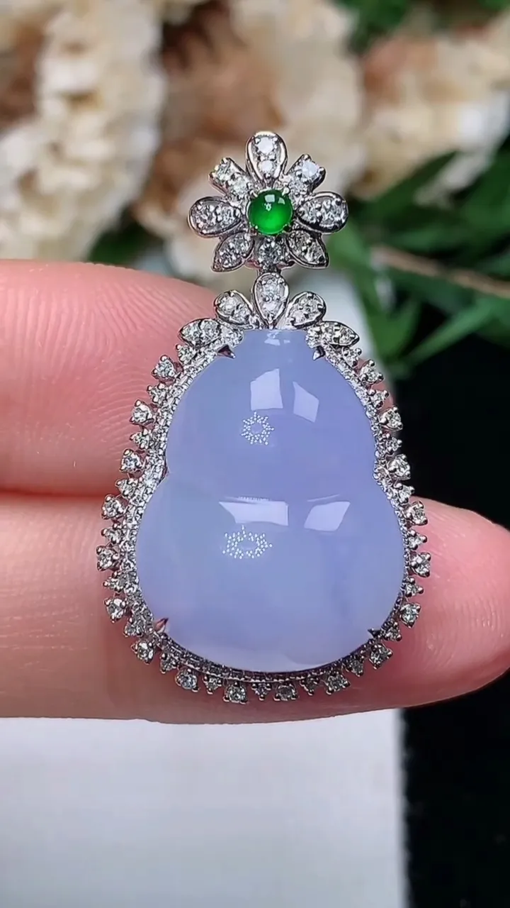 天然A货翡翠紫罗兰葫芦吊坠，尺寸30.3-17.6-11.3，裸石17.5-13.5，重量:4.66