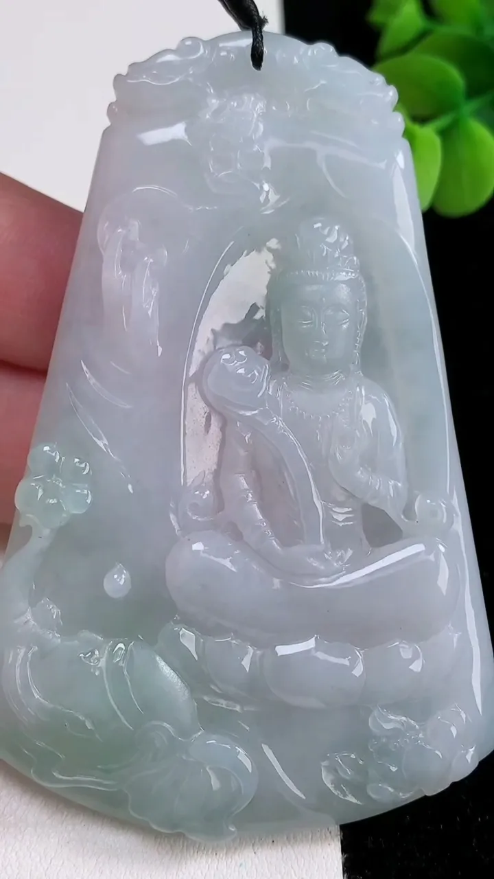 天然A货翡翠普贤菩萨吊坠，尺寸78.3-52-5，重量:45.18g
12月12日