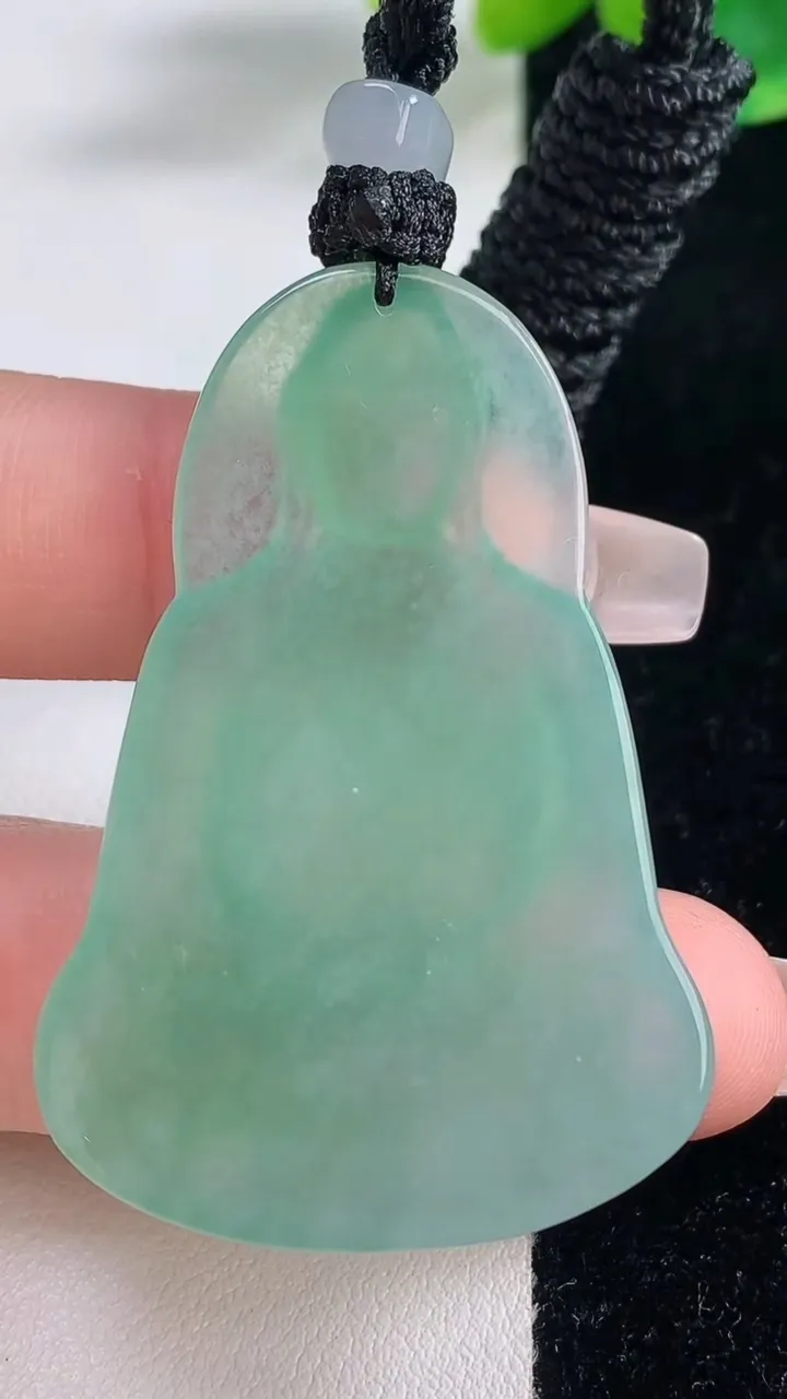 天然A货翡翠观音菩萨吊坠，尺寸47.8-33-5.2，重量:19.00g
12月12日