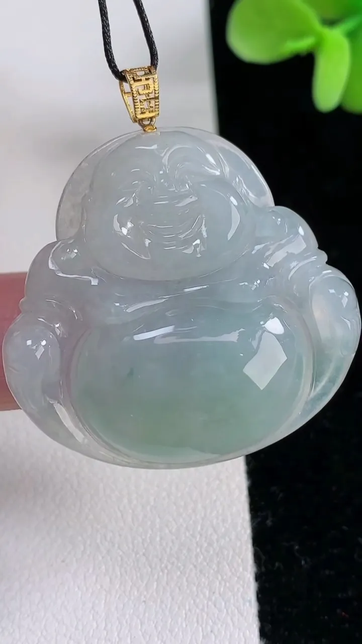 天然A货翡翠18K金飘花佛公吊坠，尺寸33.7-35.7-5.6，重量:10.37g
12月12日