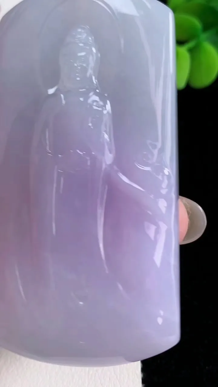 天然A货翡翠紫罗兰观音菩萨吊坠，尺寸66.8-39-8.7，重量:66.72g
12月12日