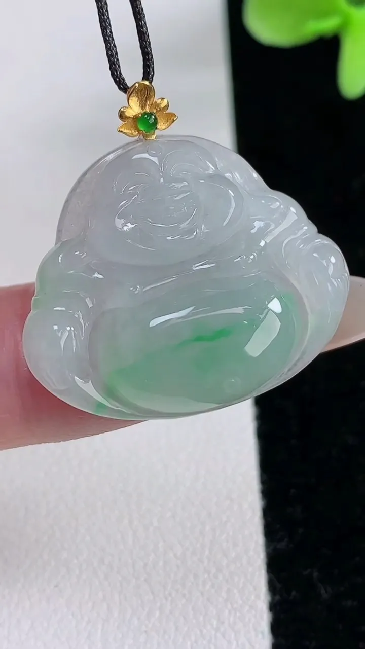 天然A货翡翠佛公吊坠，尺寸24-28.8-4.8，重量:5.58g
12月12日