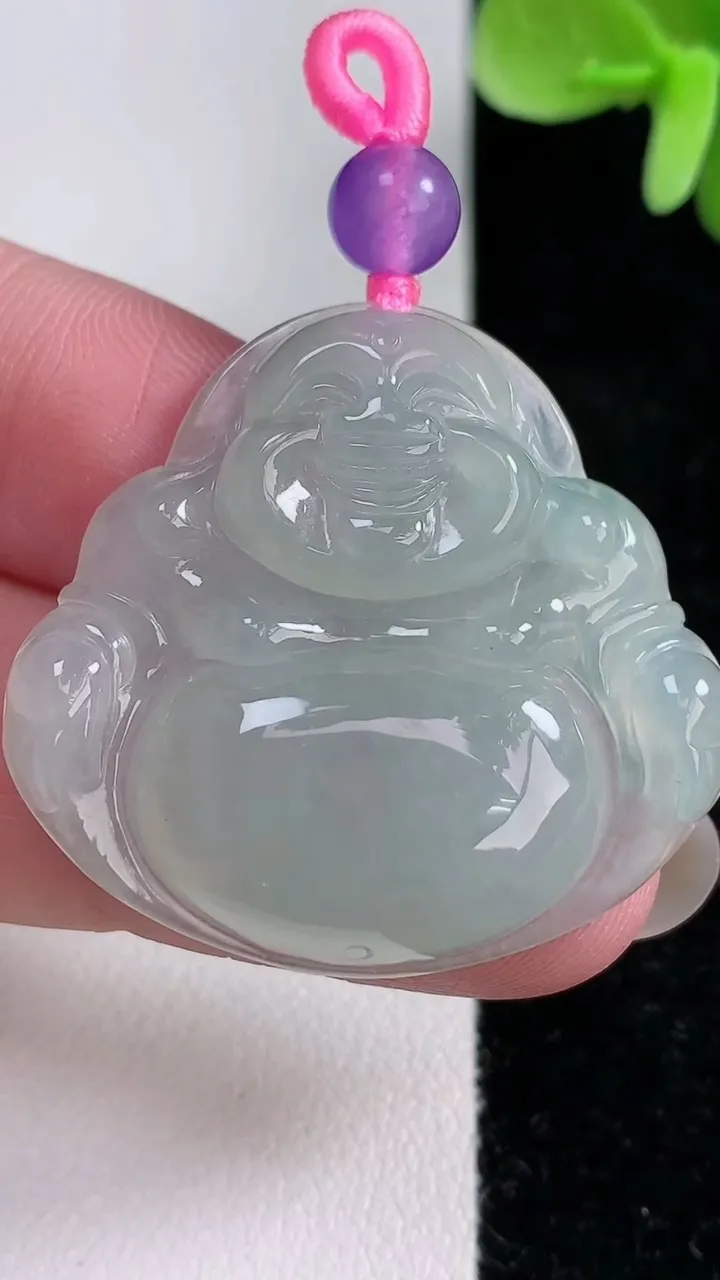 天然A货翡翠佛公吊坠，尺寸32.4-34.7-5.6，重量:10.41g
12月13日