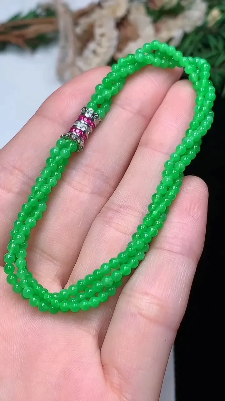 天然A货翡翠小米珠手串，尺寸2.6，重量:6.23g12月13日
工厂直销收藏佳品,种好水足，色泽均
