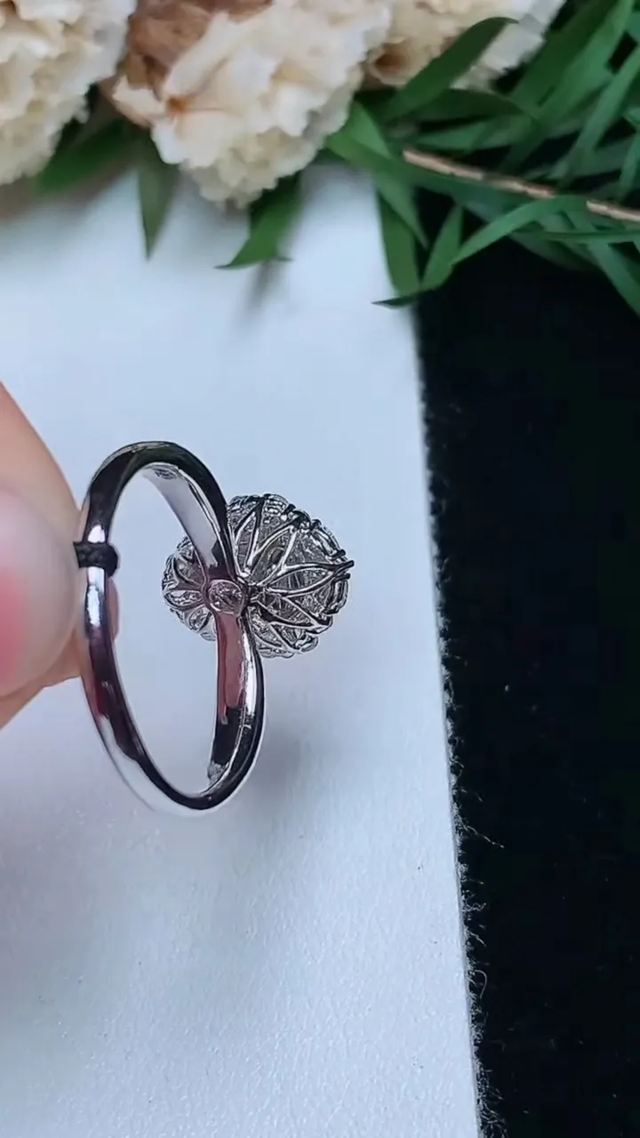 天然A货翡翠葫芦戒指，尺寸17-7.2-6.8，重量:2.76g2025年12月13日
工厂直销收藏佳品,种好水足，色泽均匀，有种有色，上手高大气！