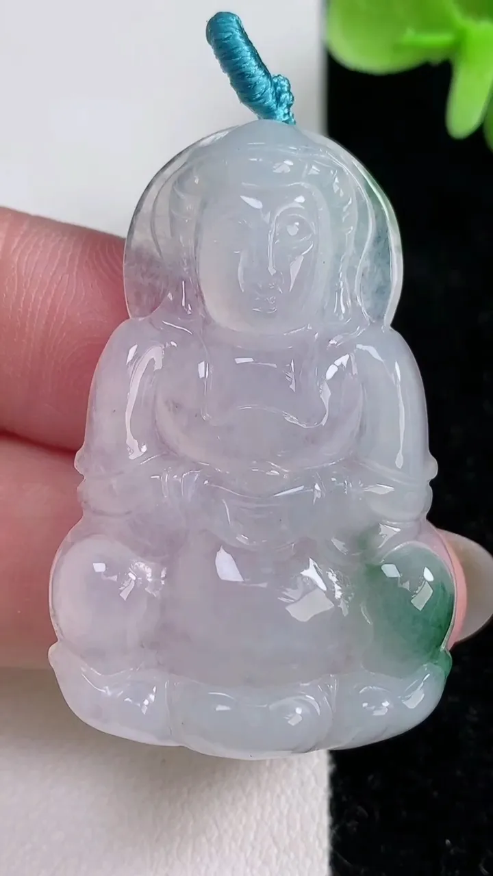 天然A货翡翠冰种飘花观音菩萨吊坠，尺寸43.3-28.2-4.8，重量:11.56g
12月13日