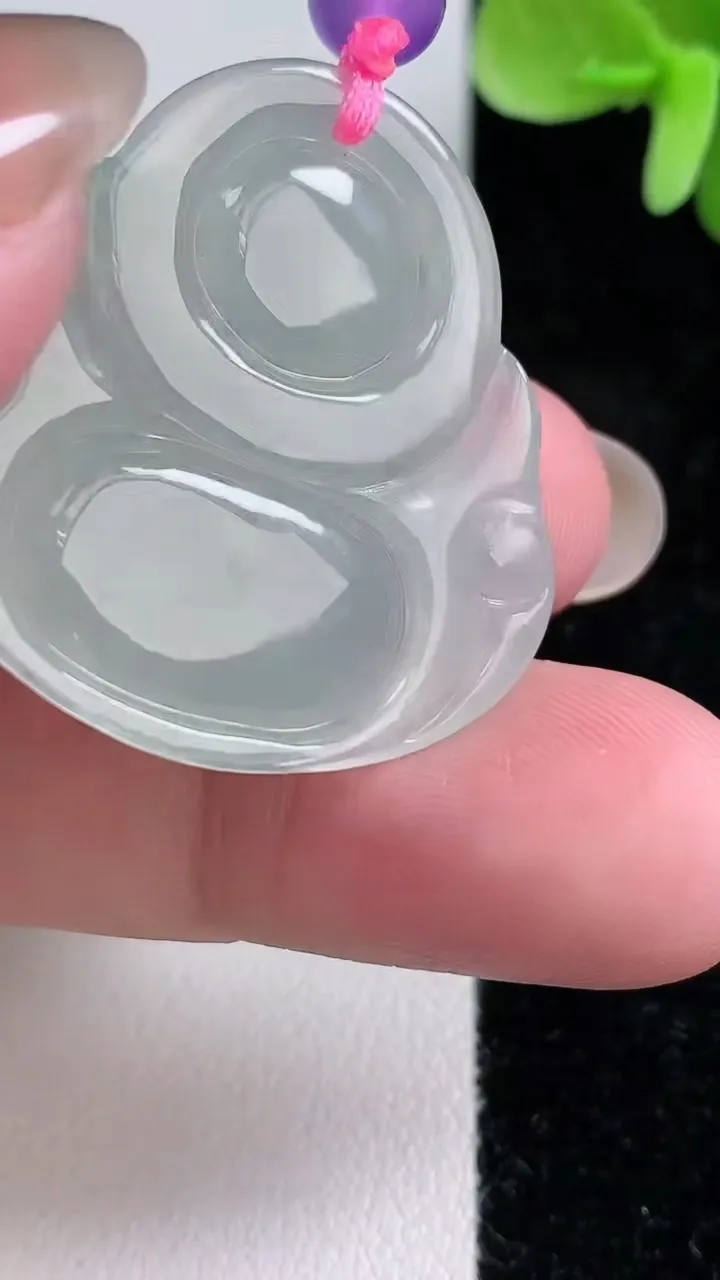 天然A货翡翠佛公吊坠，尺寸32.4-34.7-5.6，重量:10.41g
12月13日