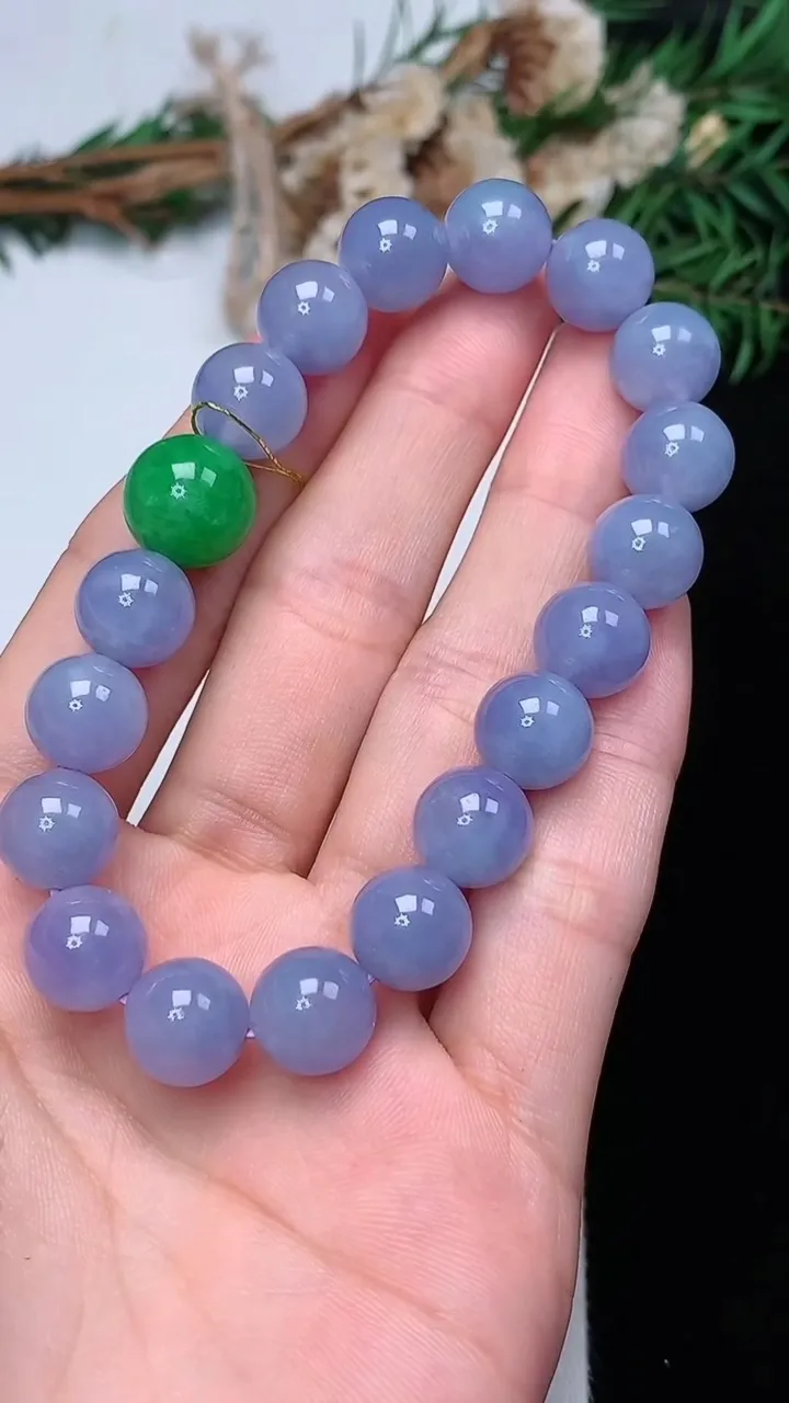 天然A货翡翠货紫罗兰圆珠手串，尺寸10-19颗，重量:34.29g12月13日
工厂直销收藏佳品,种好水足，色泽均匀，有种有色，上手高大气！