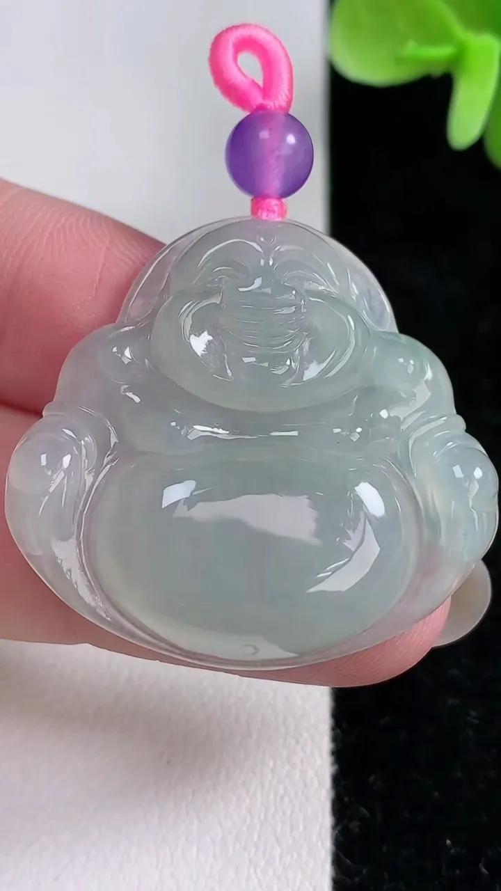 天然A货翡翠佛公吊坠，尺寸32.4-34.7-5.6，重量:10.41g
12月13日