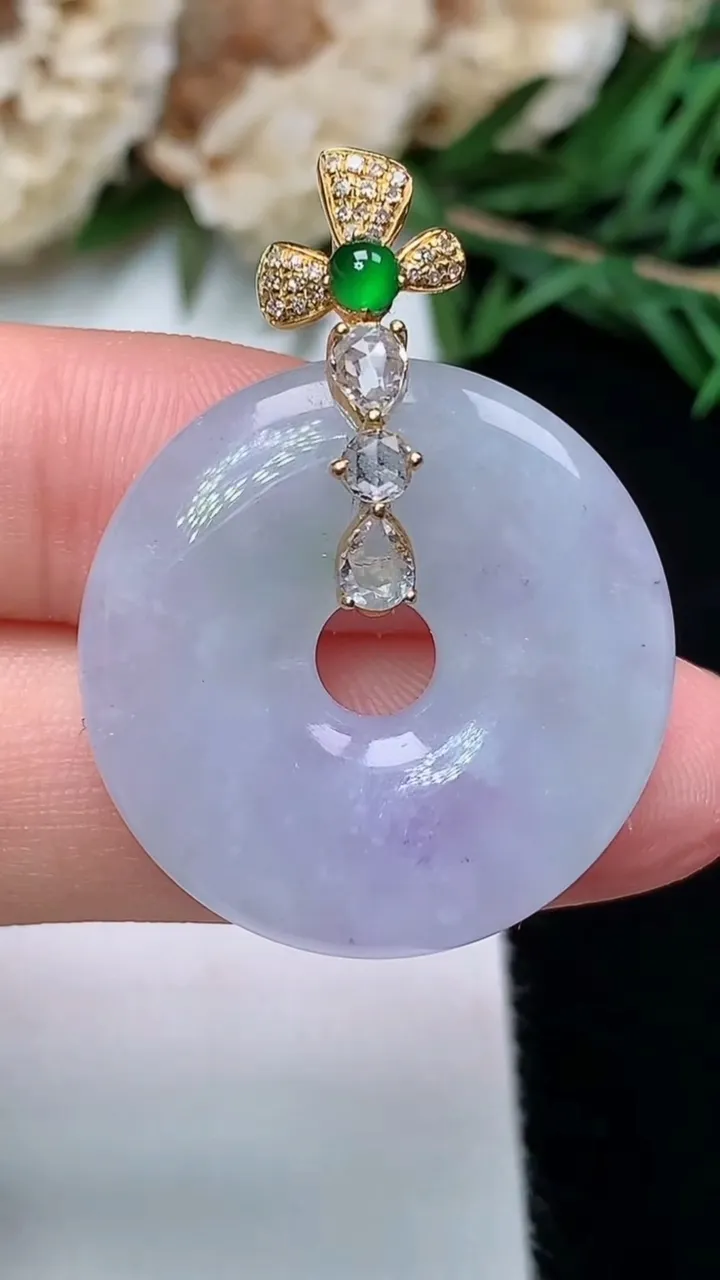 天然A货翡翠紫罗兰平安环吊坠，尺寸25-5.4，重量:8.14g
12月13日