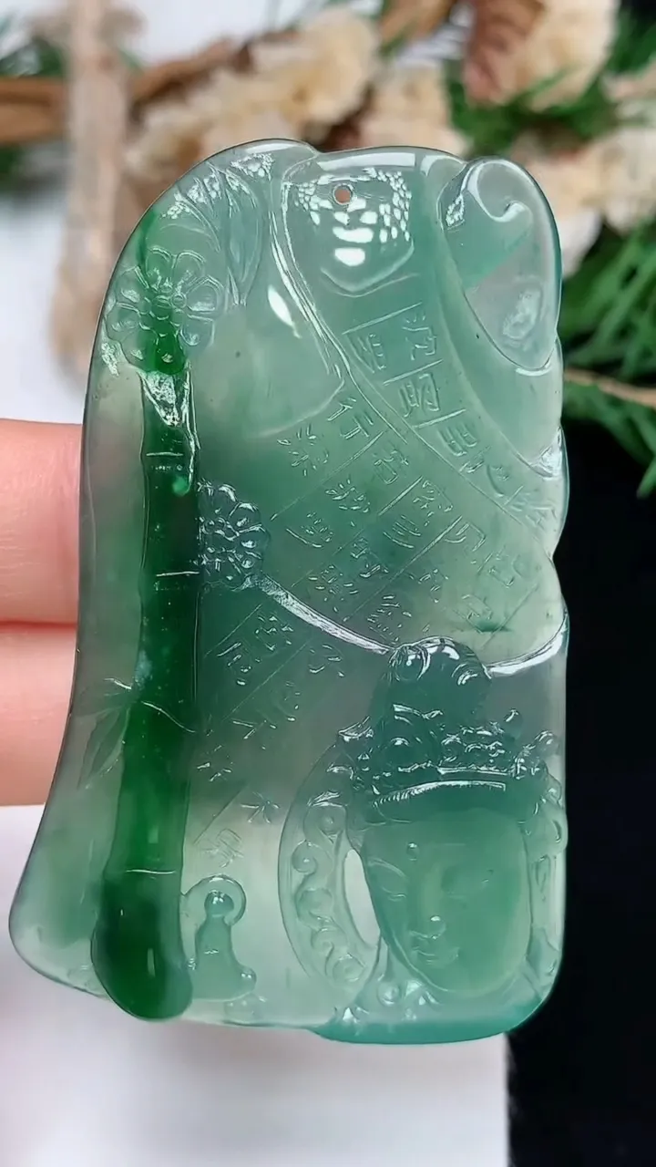 天然A货翡翠蓝水观音头吊坠，尺寸57.2-36.2-5.2，重量:19.01g
12月13日