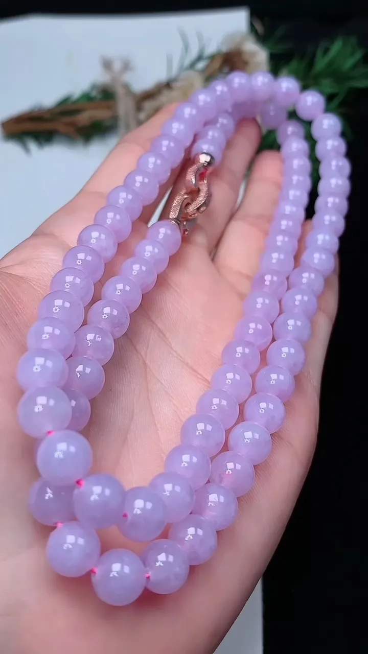 天然A货翡翠紫罗兰圆珠项链，尺寸7.8-79颗，重量:64.68g12月13日
工厂直销收藏佳品,种