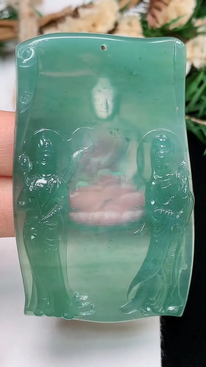 天然A货翡翠蓝水阴雕阿弥陀佛吊坠，尺寸60.7-38.5-5.7，重量:24.71g
12月13日