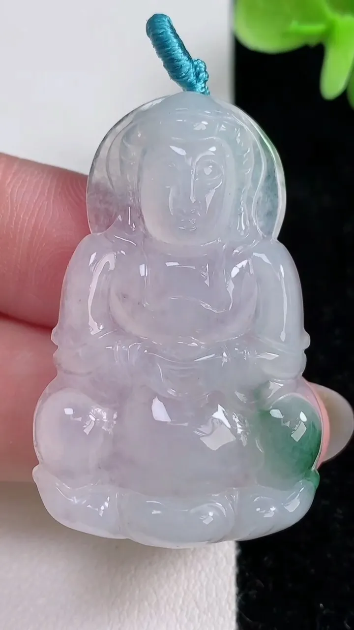 天然A货翡翠冰种飘花观音菩萨吊坠，尺寸43.3-28.2-4.8，重量:11.56g
12月13日