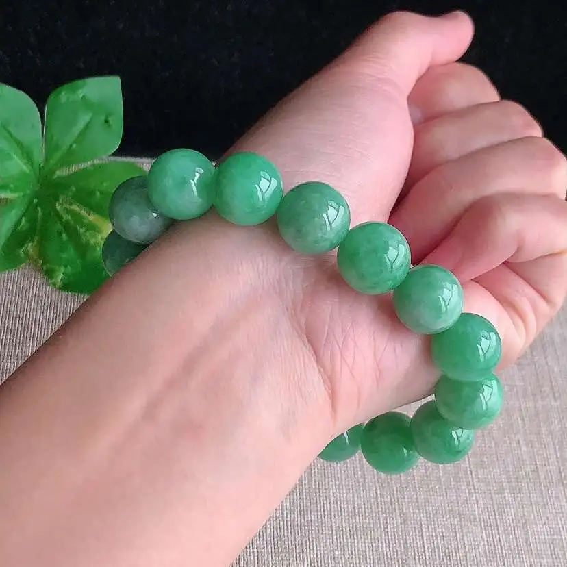 a货翡翠冰种满绿圆珠佛珠手串16颗 尺寸13mm 重量64.63g 1212